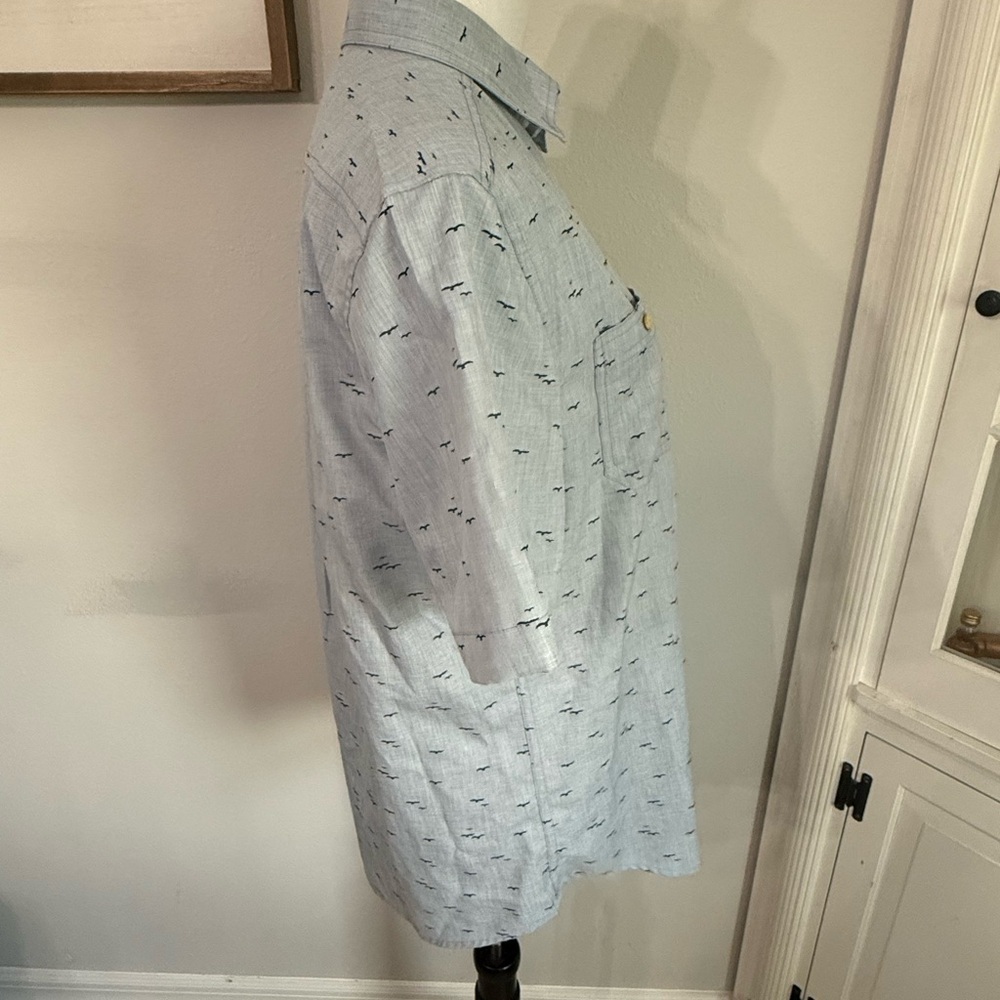Southern Tide Button Down Cooling, Performance Look - Picture 4 of 6